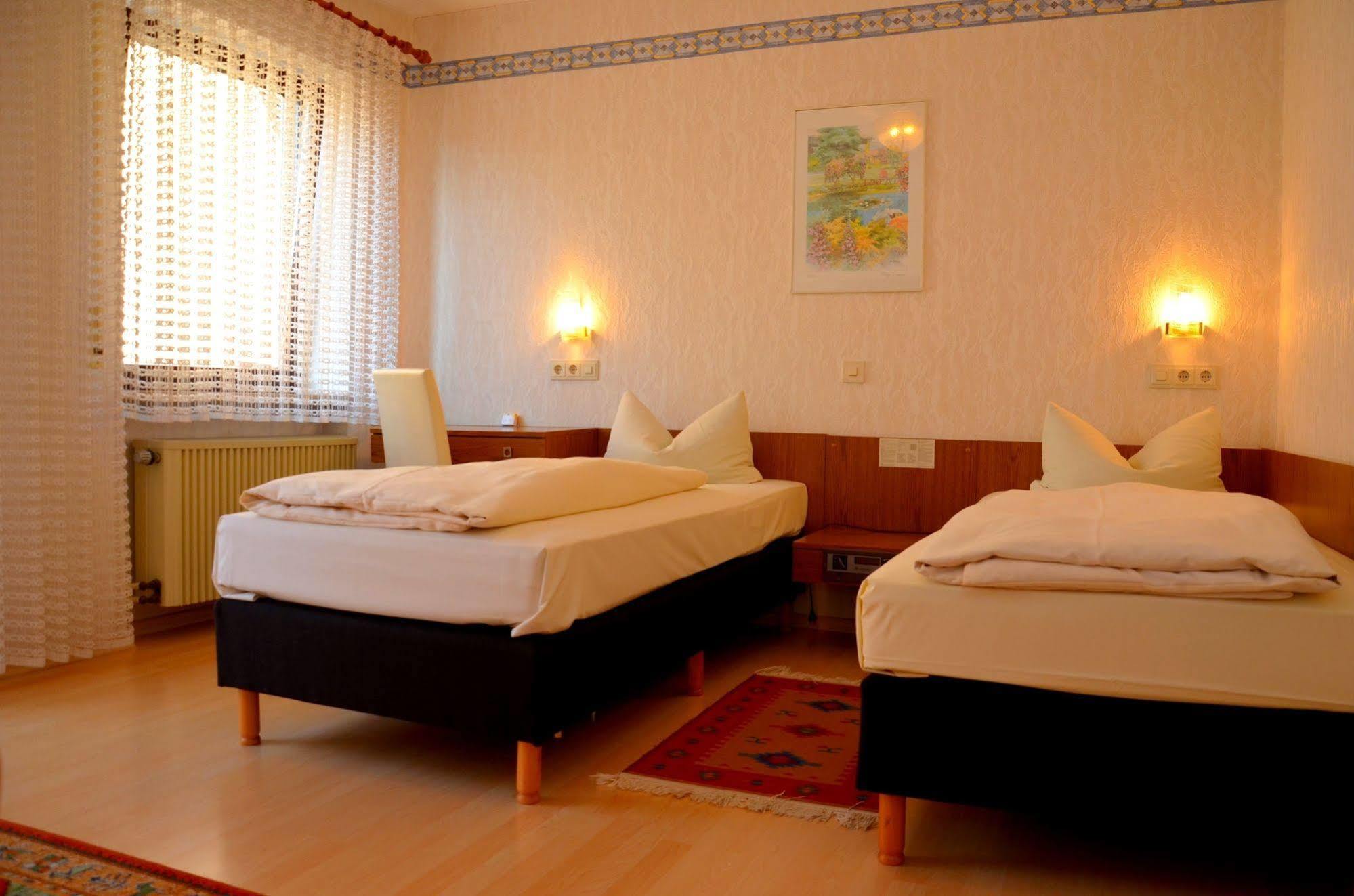 Akzent Hotel Meerfraeulein Wemding Exterior photo